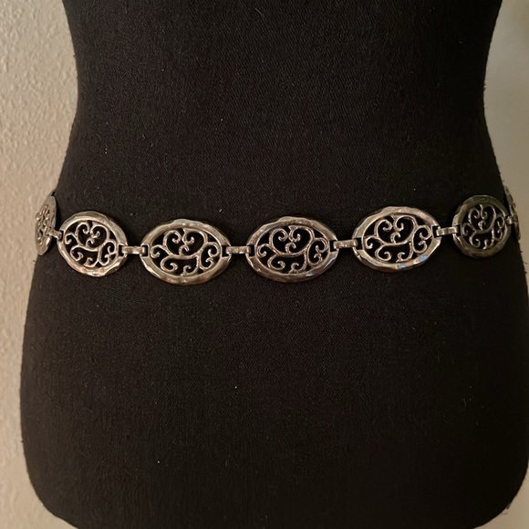 ESCADA Women’s Vintage Gun Metal Sculpted Oval Chainlink Belt Made in Spain E main image 9